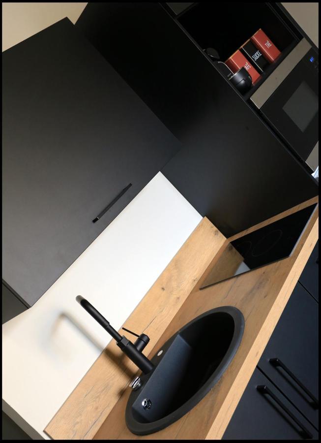 Leden Apartment Lissieu ภายนอก รูปภาพ