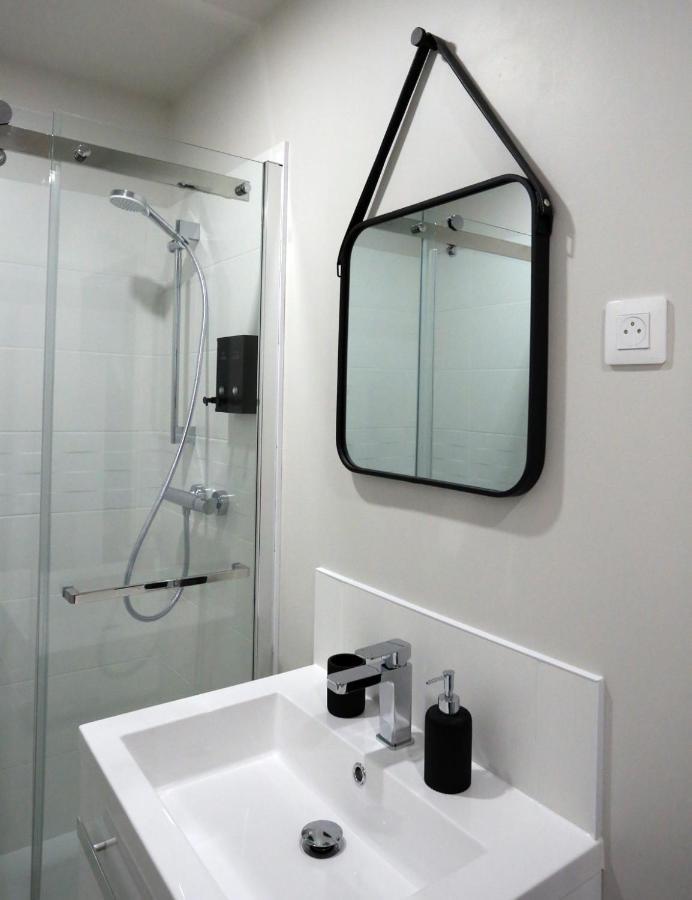 Leden Apartment Lissieu ภายนอก รูปภาพ